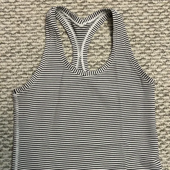 LULULEMON RACERBACK WORKOUT TOP - Picture 3 of 6